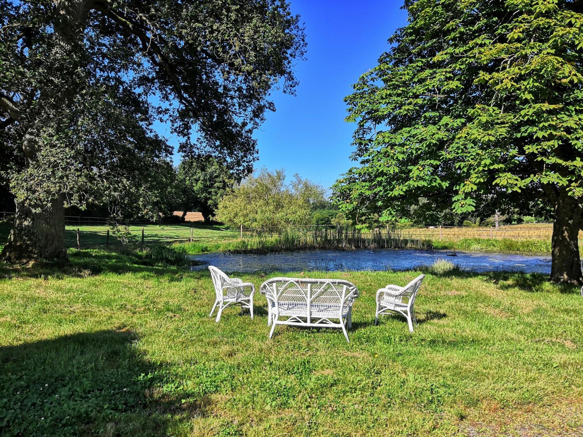 La Marquise Penchee Bed & Breakfast Orsennes Bagian luar foto